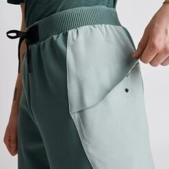 Men's On Running Movement Shorts Ivy - 16501075 301 -Nike Sportwear Sales 16501075 301 M5