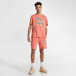 Front Page -Nike Sportwear Sales 62128448 690 M2