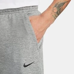 Men's Nike Therma-FIT Tapered Fitness Sweatpants Dark Grey Heather/Particle Grey/Black - DQ5405 063 -Nike Sportwear Sales DQ5405 063 M4