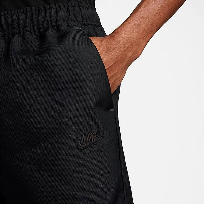 Men's Nike Sportswear Tech Essentials 6" Utility Shorts Black/Black - DX0752 010 6 Men's Nike Sportswear Tech Essentials 6" Utility Shorts Black/Black - DX0752 010 - Image 4
