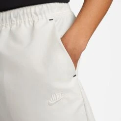 Men's Nike Sportswear Tech Essentials 6" Utility Shorts Phantom/Phantom - DX0752 030 -Nike Sportwear Sales DX0752 030 M4