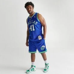 Front Page -Nike Sportwear Sales MAROYA98 DAL M2